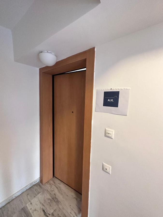 Ah Your Property In Афіни Екстер'єр фото